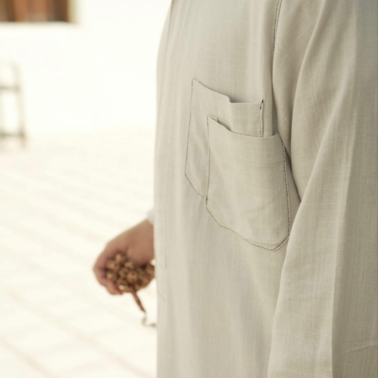 دشداشة بمخباتين